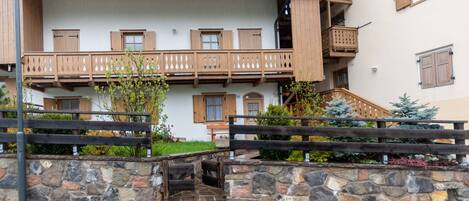 تفاصيل الفندق من الخارج