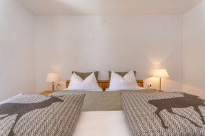3 bedrooms, free WiFi, bed sheets