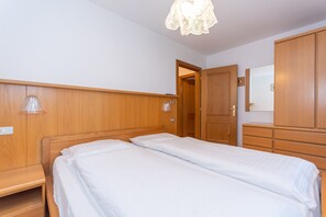 2 bedrooms, free WiFi, bed sheets