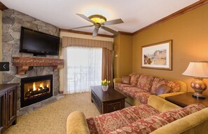 Fernseher, Kamin, Tischtennisplatte