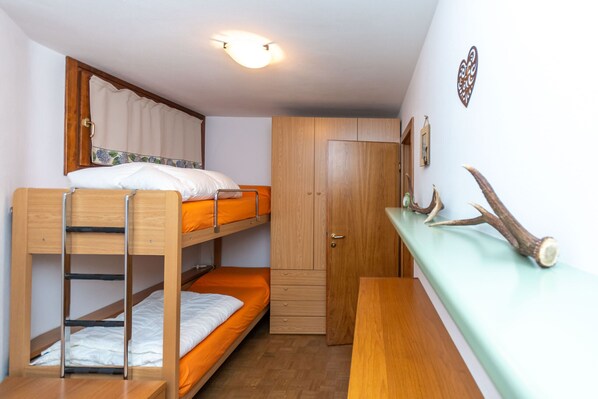 In-room safe, bed sheets - Appartamento Green House (Moena)
