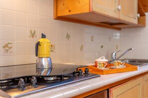 Unclassified image, 2 of 17, button