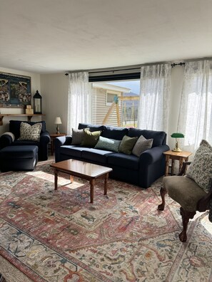 Smart TV, table football