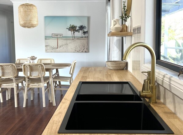 Dining - The Little Beach Retreat- 1 street from the Sea (Port Willunga)