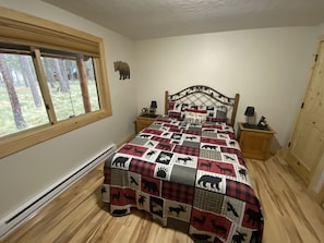 2 habitaciones, tabla de planchar con plancha, wifi y ropa de cama 
