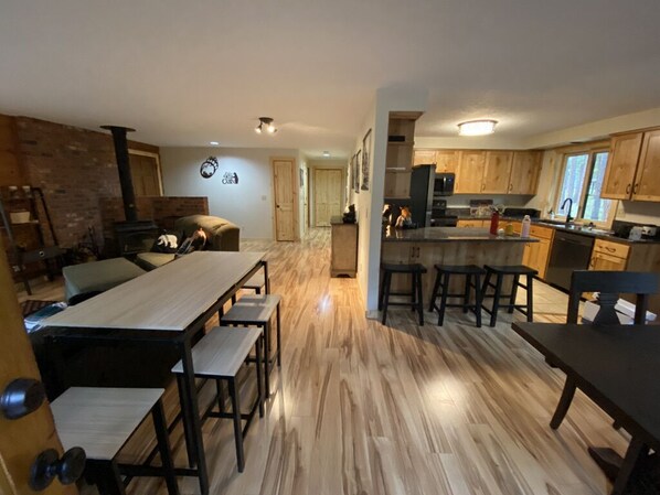 Interior - Sweet Retreat Cozy Cabin (Sisters)