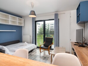 Iron/ironing board, WiFi, bed sheets - Bronowice Standard Studio (Kraków)