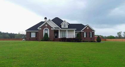 Country Estate Just in Time For The Masters Golf Tournament!