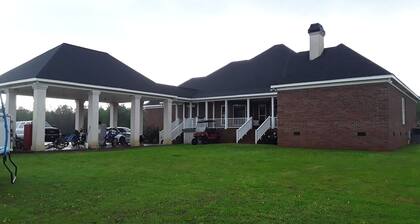 Country Estate Just in Time For The Masters Golf Tournament!