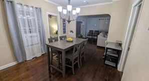 Dining - Cozy 2 bedroom home w/ Lakeview (Lorain)