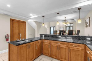 Interior - Enchanted Garden Townhouses 1 Mile to Disney World (Orlando)