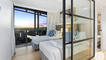 Luxury Apartment, 2 Bedrooms, River View | 2 bedrooms, iron/ironing board, free WiFi