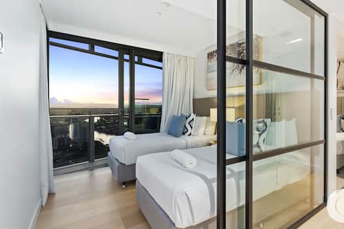 Appartement Luxe, 2 chambres, vue fleuve | 2 chambres, fer et planche à repasser, Wi-Fi gratuit