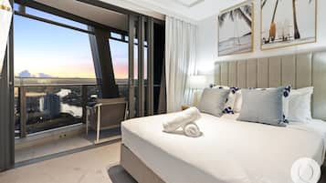 Apartamento superluxo, 2 quartos, vista para o rio | 2 quartos, ferros/tábuas de passar roupa, Wi-Fi de cortesia