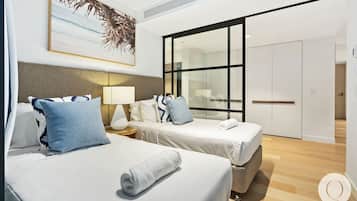 Appartement luxueux, 2 chambres, vue sur le fleuve | 2 chambres, fer et planche à repasser, accès au Wi-Fi (inclus)