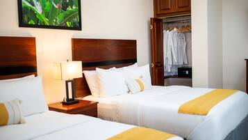 Suite Deluxe, 2 grands lits | Coffre-fort, décor unique, rideaux d’obscurcissement