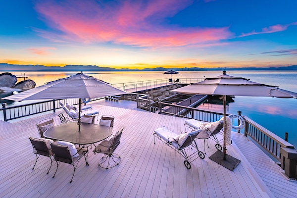 Relax on the Party deck while kayaks & your boat are moored on the floating dock