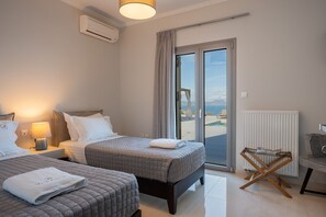 3 bedrooms, in-room safe, iron/ironing board, free WiFi