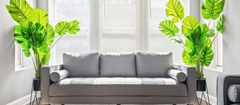 Spacious 8 BDRM + 2 Kitchens + Garage! Sleeps 16!