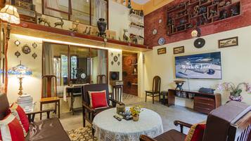 Classic Duplex, City View | Living area | Smart TV