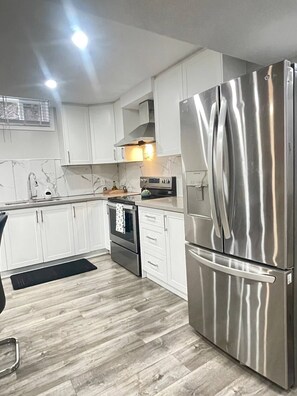 Microwave, oven, stovetop, coffee/tea maker - Hidden Gem (Brampton)