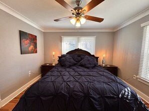 3 bedrooms, iron/ironing board, WiFi, bed sheets