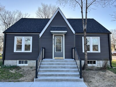 Charming 3-bedroom house in delightful Advance with AC, WiFi