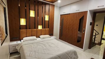 Superior Villa, 3 Bedrooms | 3 bedrooms, in-room safe, iron/ironing board