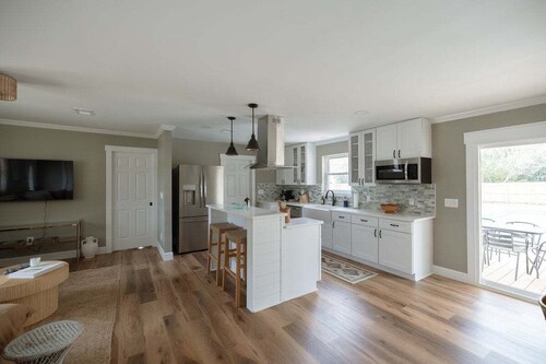 New! Coastal Ranch with Pool