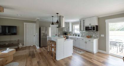 New! Coastal Ranch with Pool