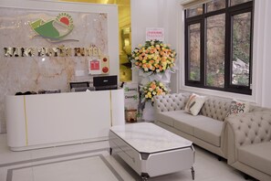 Reception - Charming Hill Hotel Cat Ba (Hai Phong)