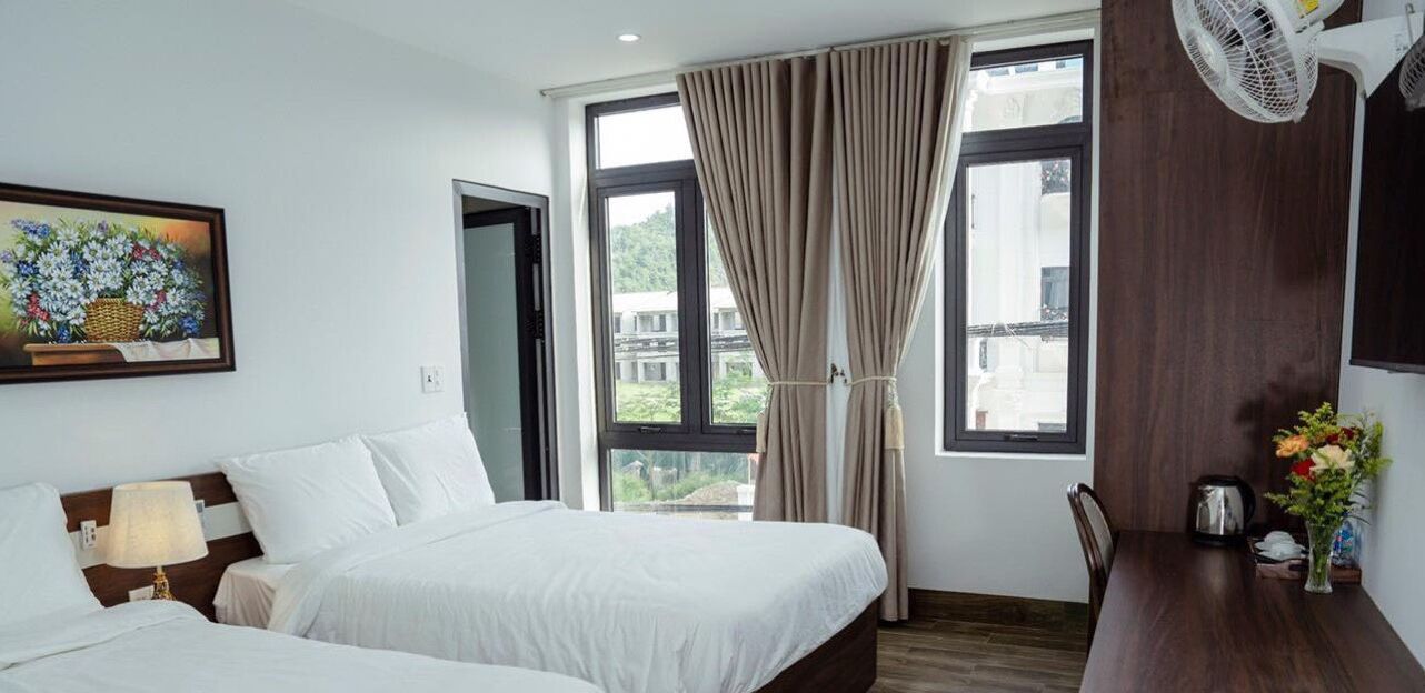 Premium bedding, down comforters, memory foam beds, free minibar items