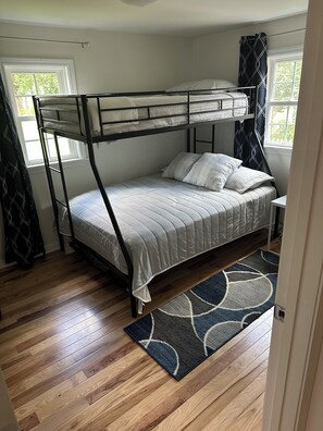 2 bedrooms, WiFi, bed sheets