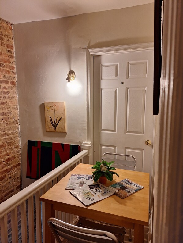 Interior - Unit 3 - Fabulous -1 Bedroom, Washington DC Townhome with AC, WiFi, TV/kitchen. (Washington)