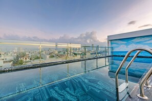 Kolam renang terbuka 