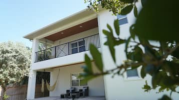 Vila premium, 2 quartos, vista para o rio | Terraço/pátio