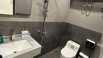 City Apartment | Bathroom
