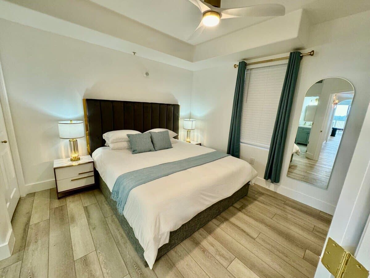 1 bedroom, desk, iron/ironing board, WiFi