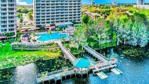 Exterior - Balcony Lake Views |  Pool, Gym, WiFi & Parking (Orlando)