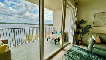 Televisión y oficina