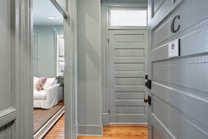 Interior - The Crescent Moon - Walk to King (Charleston)