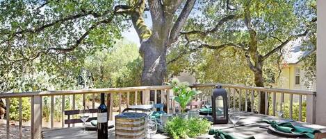 屋外ダイニングエリア