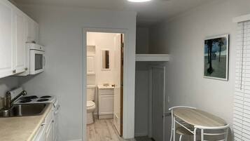 Fridge, microwave, stovetop
