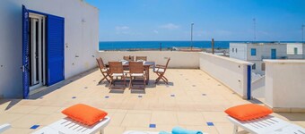 Penthouse Azzurra Sea View Near Beach