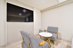 Desk, laptop workspace, free WiFi - Den Basta Hotel Daeyeon (Busan)