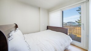 Basic Room, 1 Bedroom (102) | 1 bedroom, free WiFi - Boryeong Thirasel Pension (Boryeong)