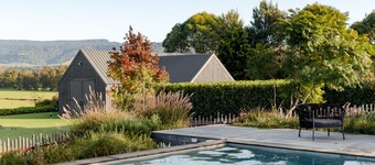 Linnaeus Suite, Berry - by Linnaeus Collection