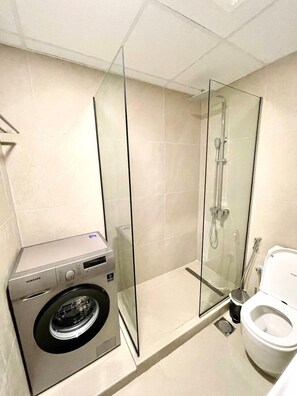 Standard-Apartment | Badezimmer