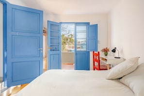 2 habitaciones, tabla de planchar con plancha, wifi y ropa de cama