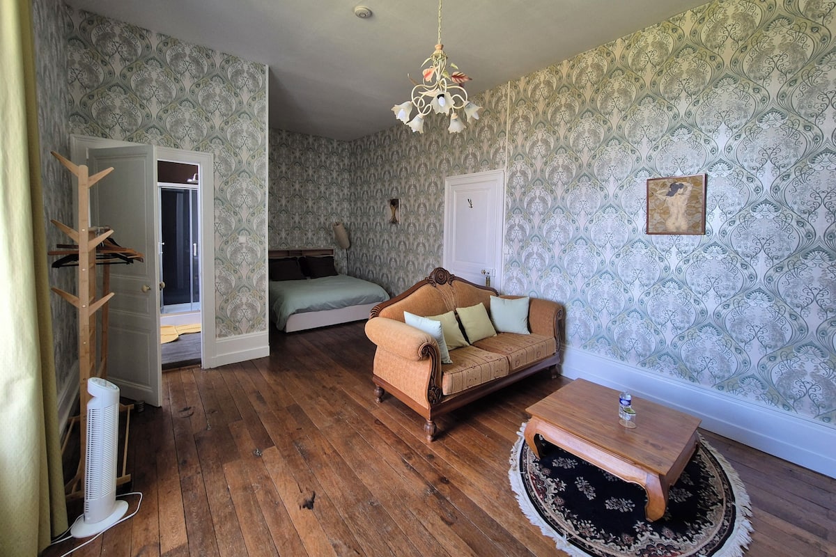 Comfort kamer | Individueel gedecoreerd, individueel gemeubileerd, geluiddichte muren